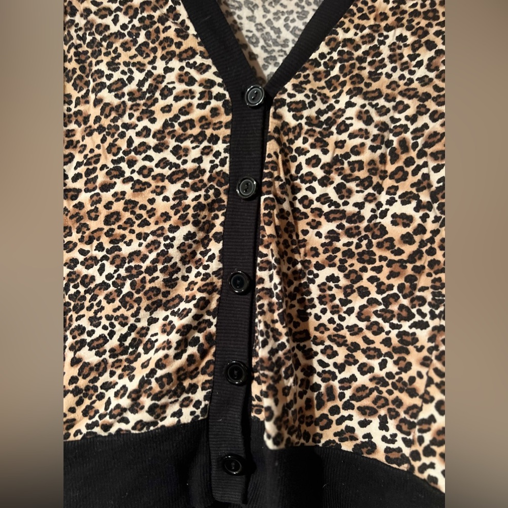 Animal Print Button Top - Picture 3 of 8